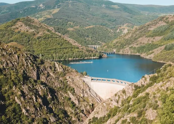 Grande Maison En Cevennes,montagne, Lacs, Rivieres 펜션 *